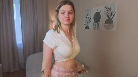 Veronica online show from October 7, 2025, 10:34 am