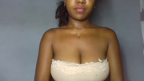 verolla31 online show from February 26, 2025, 10:42 pm