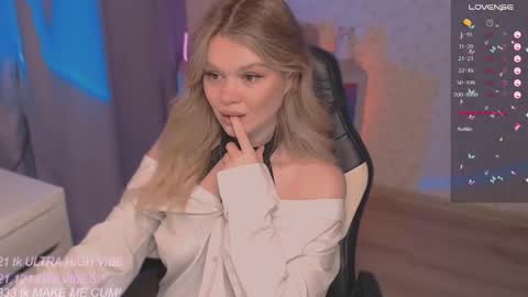 Snapshot of veronaaura chatting on September 26, 2025, 7:51 pm Tiffany online show from September 26, 2025, 7:51 pm