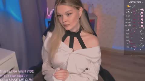 Snapshot of veronaaura chatting on September 29, 2025, 7:40 pm Tiffany online show from September 29, 2025, 7:40 pm