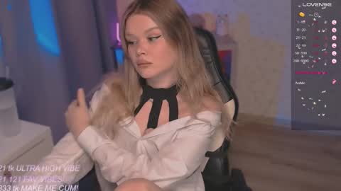 Snapshot of veronaaura chatting on October 15, 2025, 10:54 pm Tiffany online show from October 15, 2025, 10:54 pm