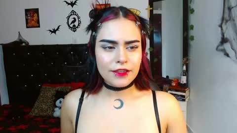 veronica_luar online show from February 16, 2026, 7:32 pm