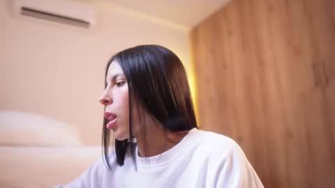 Veronica online show from February 3, 2026, 2:33 pm