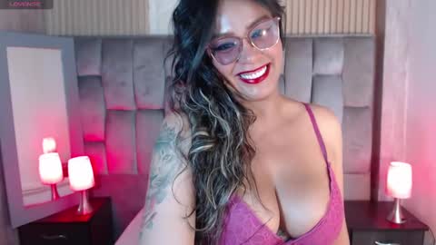 Snapshot of veronica_saenzz1 chatting on February 21, 2025, 8:05 pm Vero online show from February 21, 2025, 8:05 pm