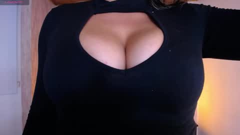 Snapshot of veronica_saenzz1 chatting on September 30, 2025, 8:36 pm Vero online show from September 30, 2025, 8:36 pm