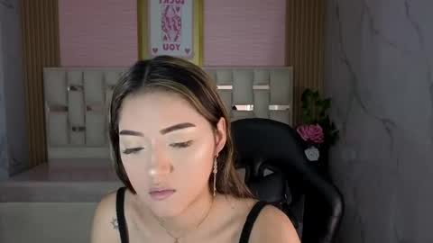 veronicaa_s online show from May 28, 2026, 8:17 pm