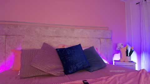 Vero  online show from February 22, 2025, 5:46 pm