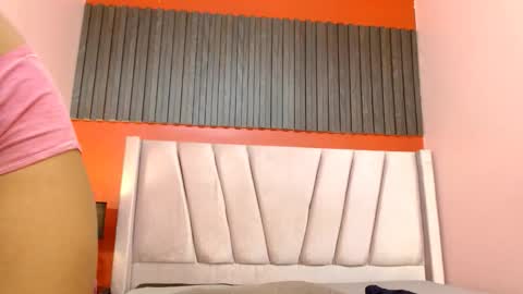 Veronica Robles online show from November 19, 2025, 7:03 pm