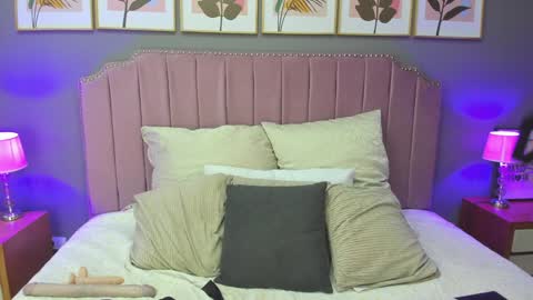 Veronica  online show from January 22, 2025, 6:20 pm