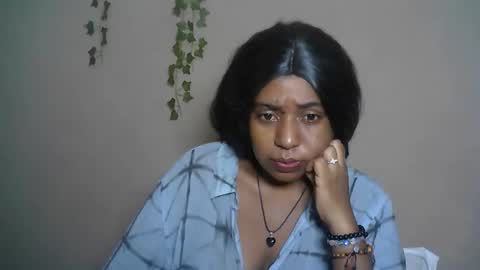 Snapshot of verronique1511 chatting on April 8, 2026, 2:44 am verronique1511 online show from April 8, 2026, 2:44 am
