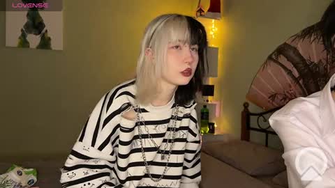 veryraretwins online show from January 5, 2025, 10:40 pm