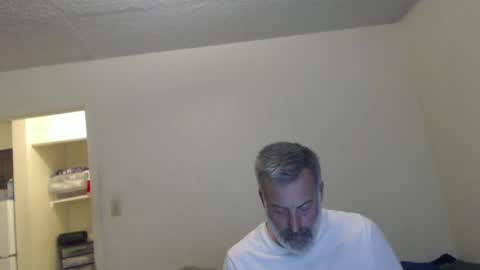 Snapshot of veryveryhairmanindenver chatting on December 15, 2024, 1:13 am hairy man online show from December 15, 2024, 1:13 am