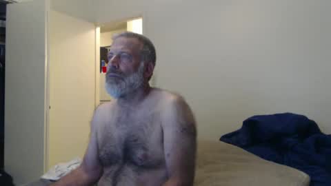 Snapshot of veryveryhairmanindenver chatting on January 19, 2025, 1:32 am hairy man online show from January 19, 2025, 1:32 am