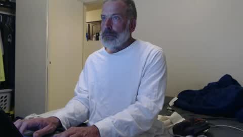 Snapshot of veryveryhairmanindenver chatting on March 7, 2025, 2:15 am hairy man online show from March 7, 2025, 2:15 am