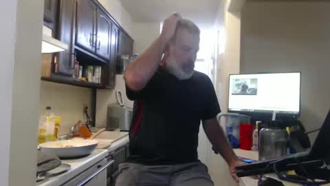 Snapshot of veryveryhairmanindenver chatting on September 18, 2025, 12:01 am hairy man online show from September 18, 2025, 12:01 am