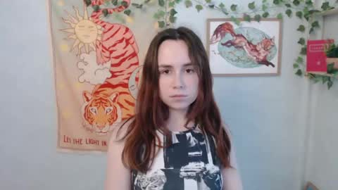 veryveryvery_shy online show from May 16, 2026, 10:36 am
