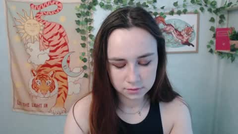 veryveryvery_shy online show from May 27, 2026, 5:48 am