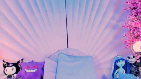 Vesper Velvet  online show from April 5, 2026, 5:04 am