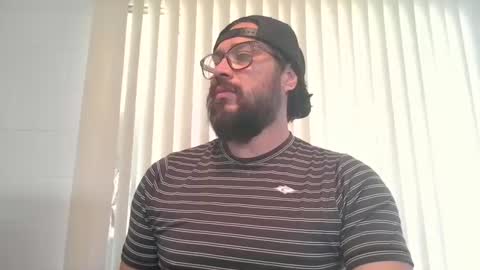 vesturelove online show from September 22, 2025, 8:00 pm