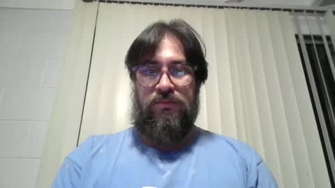 vesturelove online show from October 6, 2025, 3:26 am