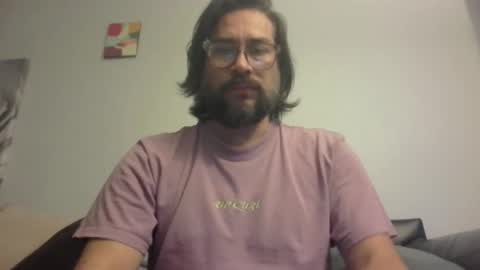 vesturelove online show from April 12, 2026, 2:27 am