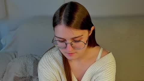 Emma  Sofa online show from May 30, 2026, 12:24 pm