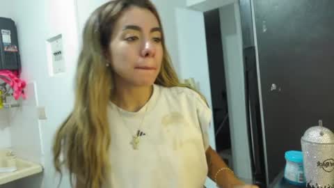 Sofa  online show from April 18, 2026, 2:04 am