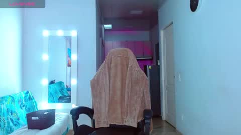 Ariana  online show from December 1, 2025, 8:58 pm