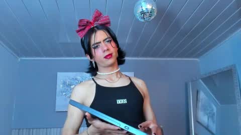  Vicky  online show from April 17, 2026, 2:20 pm