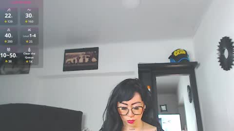 Snapshot of vicky_hotmilf chatting on April 8, 2026, 10:26 am Vicky online show from April 8, 2026, 10:26 am