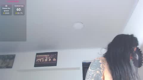 Snapshot of vicky_hotmilf chatting on April 16, 2026, 11:11 am Vicky online show from April 16, 2026, 11:11 am