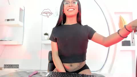 vicky_hottman online show from November 11, 2025, 4:23 am