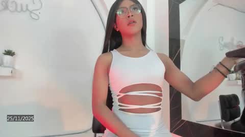 vicky_hottman online show from November 25, 2025, 8:20 pm