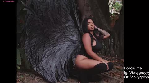 Vicky Greys online show from November 4, 2025, 6:51 pm