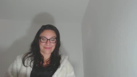 vickyjuice1 online show from January 24, 2025, 8:32 pm