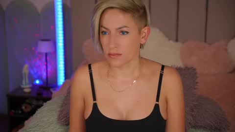 Snapshot of vickysecret96 chatting on October 14, 2025, 4:41 pm vickysecret96 online show from October 14, 2025, 4:41 pm