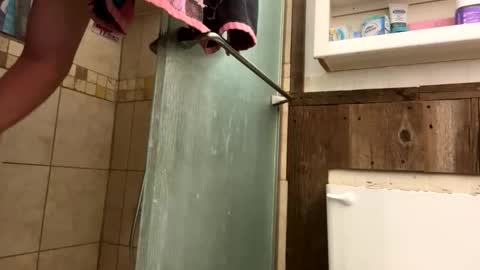 vicrobertson595 online show from April 13, 2026, 10:32 am