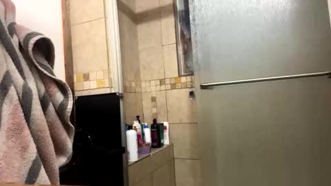 vicrobertson595 online show from April 17, 2026, 1:52 am