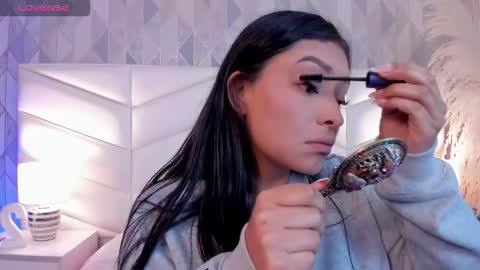 Snapshot of victoria___jonnes chatting on November 11, 2025, 12:27 pm victoria___jonnes online show from November 11, 2025, 12:27 pm