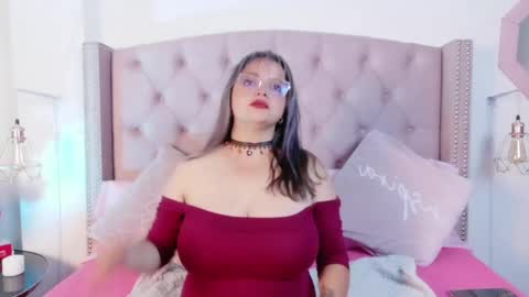 victoria_cherry_ online show from May 25, 2026, 11:27 am