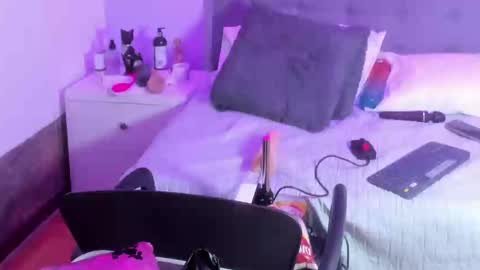valentina online show from January 9, 2025, 4:28 pm