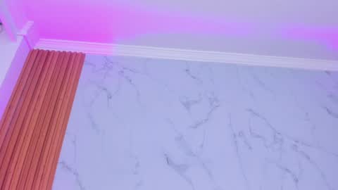  Victoria Lozano  online show from December 11, 2024, 6:20 pm