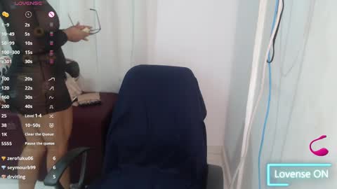 Snapshot of victoria_milf06 chatting on January 13, 2025, 9:19 am victoria online show from January 13, 2025, 9:19 am