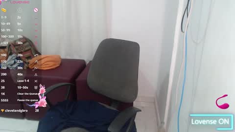 Snapshot of victoria_milf06 chatting on February 14, 2025, 9:34 am victoria online show from February 14, 2025, 9:34 am