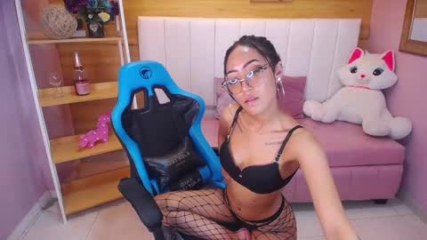 Victoria  online show from February 14, 2025, 5:46 pm