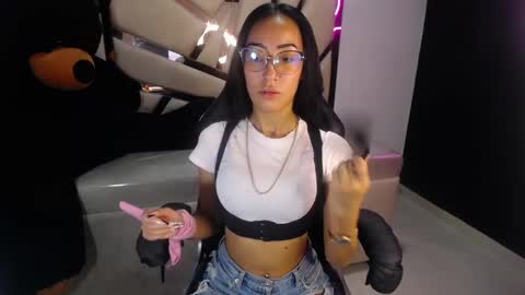 Victoria  online show from February 27, 2025, 4:43 pm