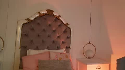 victoria_watsson online show from February 24, 2026, 1:31 pm