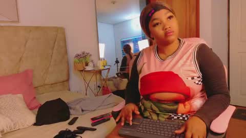 Victoria online show from April 27, 2026, 11:41 am