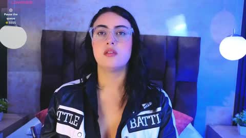 Victoria Andrade online show from April 15, 2026, 12:23 pm