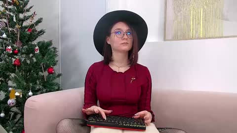 Snapshot of victoriaardern chatting on December 27, 2024, 1:07 pm Victoria online show from December 27, 2024, 1:07 pm